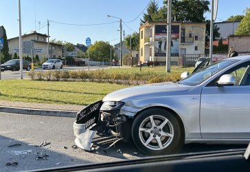 Zderzenia TIR-a i osobwki na rondzie Sulejowskim