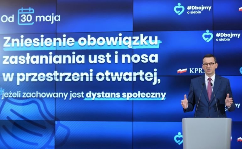 Premier: od 30 maja w przestrzeniach oglnodostpnych noszenie maseczek nieobowizkowe