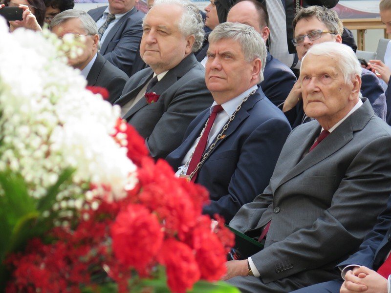 Prof. Rzepliski i marszaek Zych na sesji Sejmiku w Piotrkowie