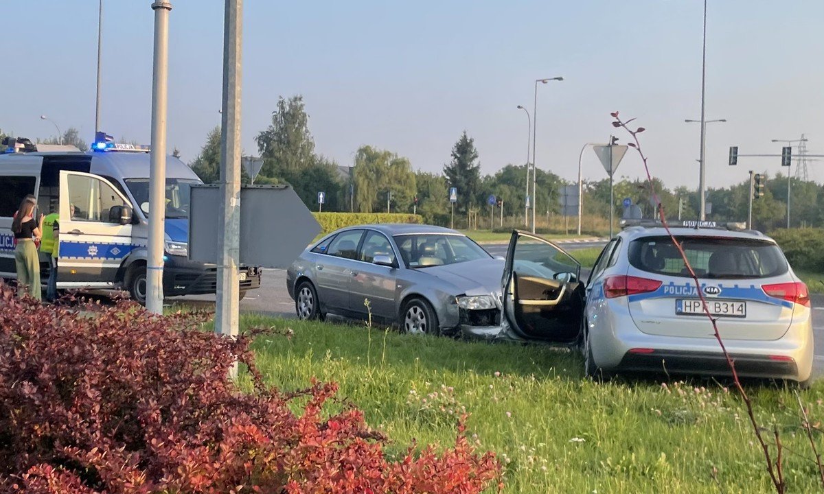 Kolejne zdarzenie na feralnym skrzyowaniu. Tym razem ucierpiaa policja