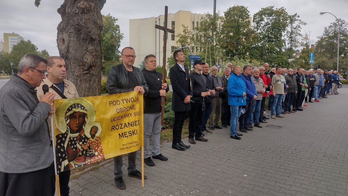 Padziernikowy Mski Raniec ulicami Piotrkowa