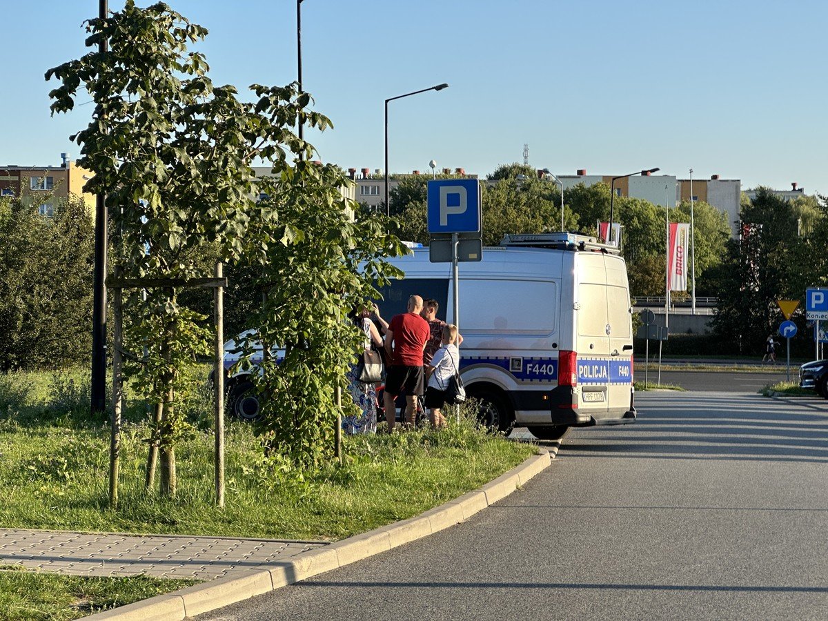 Zderzenie osobwki i rowerzysty przy skate parku