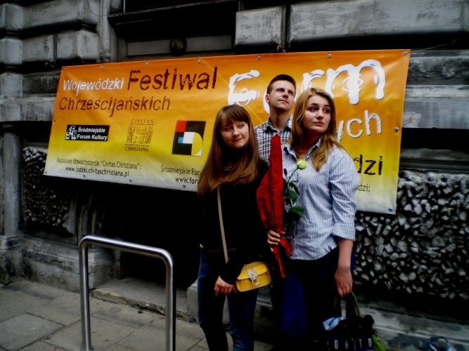 Busola: Spieszymy z garci teatralnych wieci…