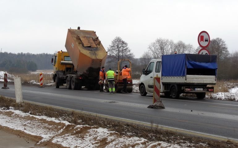 Bd naprawia star nawierzchni na A1 midzy Piotrkowem a Kamieskiem