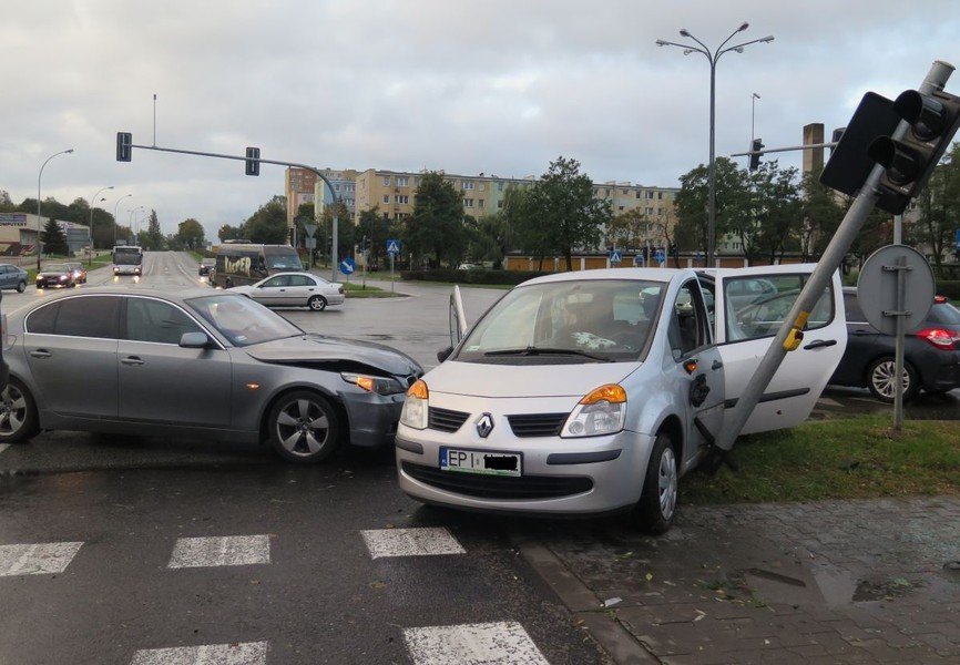 Kolizja na skrzyowaniu Sikorskiego/Armii Krajowej