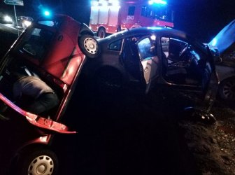 Dwie osoby ranne w wypadku w gminie Rozprza [ZDJCIA]