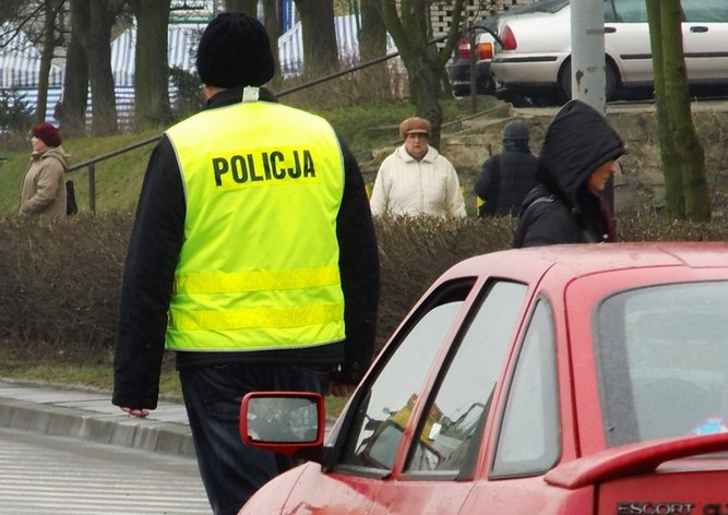 Potrcia psa, zostaa zaatakowana przez waciciela