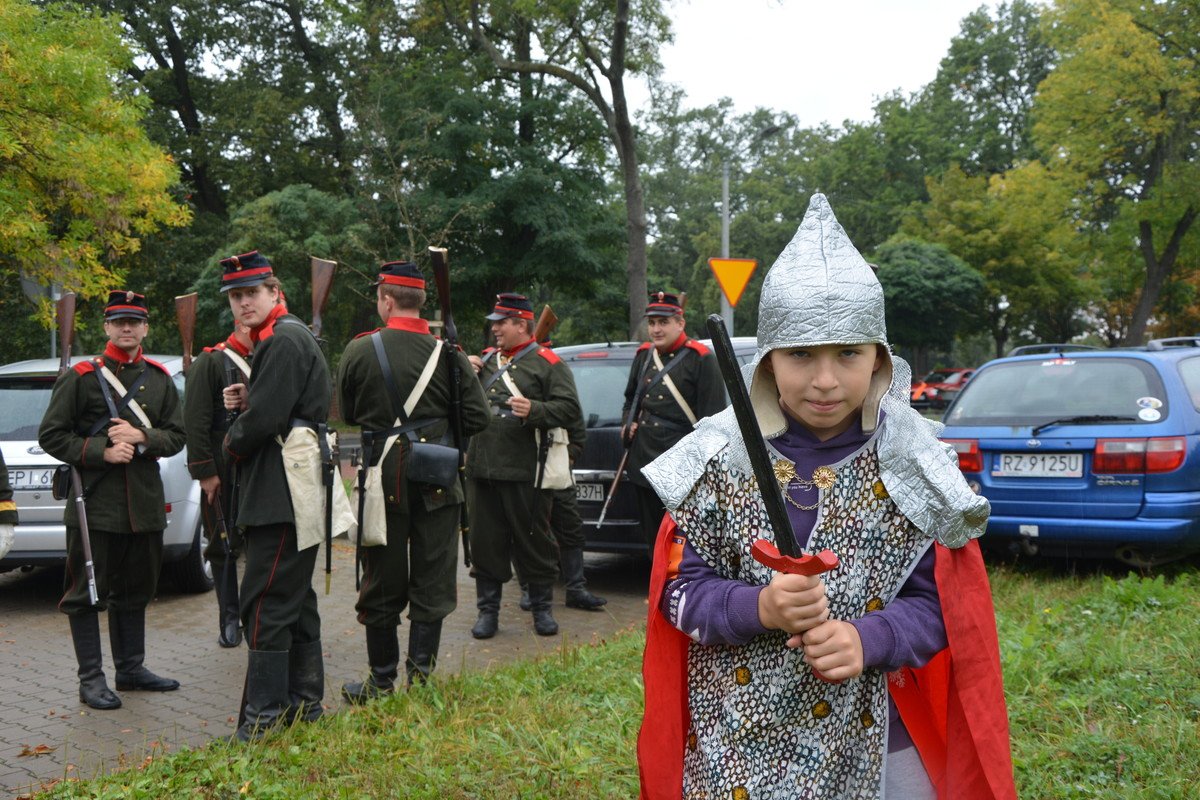 Przenieli si w czasy powstania styczniowego