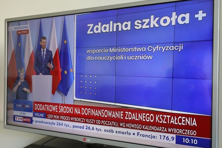 W przypadku nauczania zdalnego rodzicom przysuguje dodatkowy zasiek opiekuczy