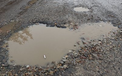 Fatalny stan drogi w Oprzowie
