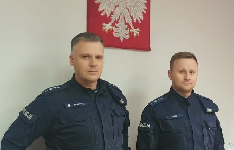 Dostaa udaru, uratowali j policjanci