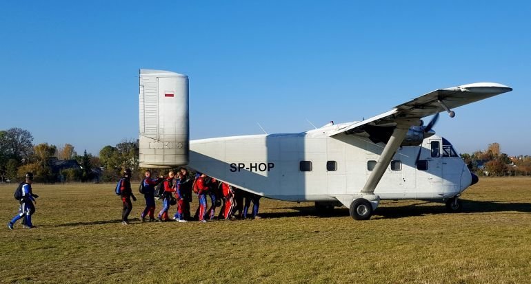 Buczy i… bucze bdzie? Latajcy problem Piotrkowa Trybunalskiego 