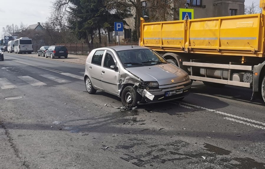 Zderzenie przy mediatece. Utrudnienia w centrum miasta