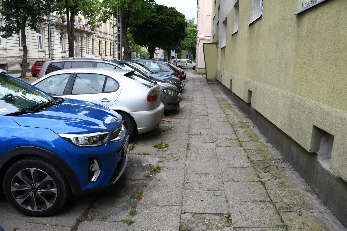 Stare, zuyte pyty zastpi kostka betonowa