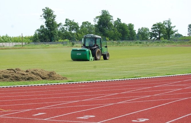 Trwa remont boisk na stadionie miejskim