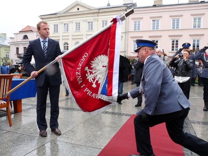 Policja witowaa na Rynku Trybunalskim