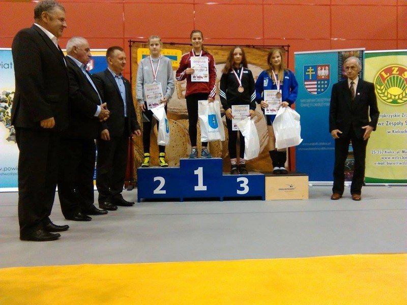 Kadetki i juniorki na podium