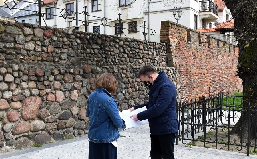 Dawne mury obronne doczekaj si remontu