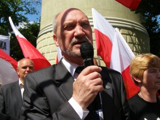 A. Macierewicz: Sprawa smoleska najwaniejsza