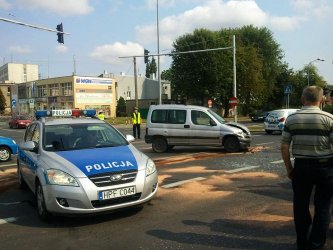 Peugeot i opel zderzyy si w centrum Piotrkowa