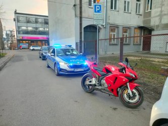 Szala motocyklem na ulicach Piotrkowa bez prawa jazdy i OC