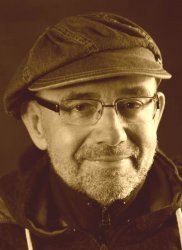 Zmar dziennikarz i publicysta Pawe Larecki