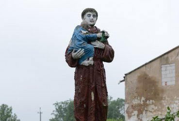 Konserwatorzy figury św. Antoniego poszukują archiwalnych materiałów