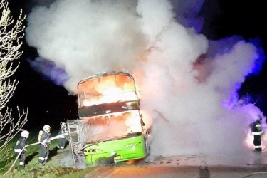 Pod Wolborzem spalił się autobus