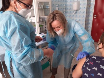 W Piotrkowie rozpoczy si szczepienia nauczycieli