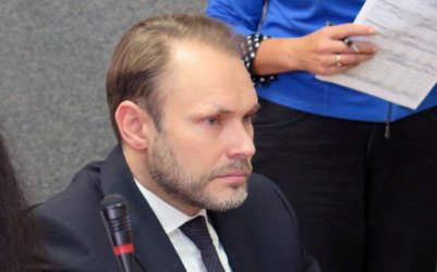 Grzegorz Lorek z oficjalnym poparciem wadz centralnych PiS