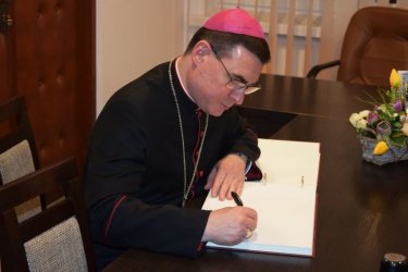 Biskup Marczak w parafii WNMP w Czarnocinie