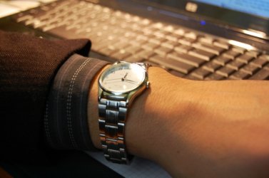 Sprzedawaa w sieci podrabiane zegarki