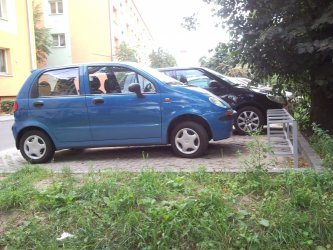 Piotrkw: Samochody blokuj dostp do stojakw