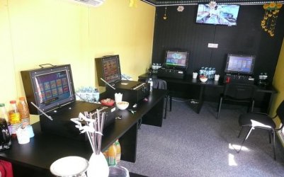 Zlikwidowali nielegalny salon gier hazardowych przy S8