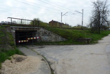 Kolejowy mostek do remontu