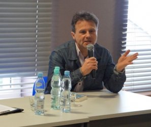 Spotkania z pisarzem Mariuszem Koperskim 