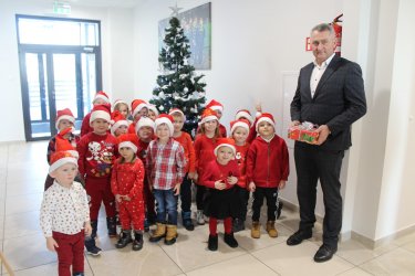 „Mikołaj w wiosce Elfów”, czyli świąteczny prezent dla przedszkolaków