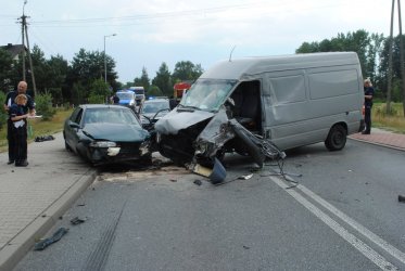 Cztery osoby ranne w wypadku czterech pojazdw