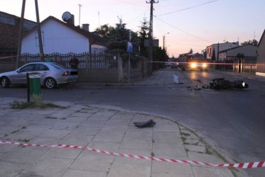 Wypadek w Tomaszowie. Trzy osoby w szpitalu