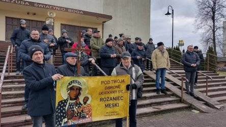 Po raz pierwszy w tym roku uczestnicy Męskiego Publicznego Różańca przejdą ulicami Piotrkowa