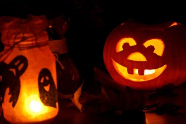 Cukierek albo psikus! Czy w piotrkowskich szkołach organizują Halloween?