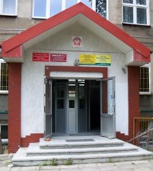 „W szkole przy Broniewskiego nie ma grzyba”