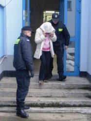 Podejrzana o wyrzucenie dziecka przez okno aresztowana