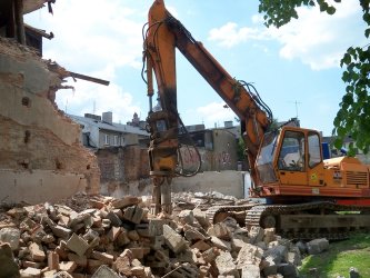 Piotrkw: Powalili pierwsze mury na Starym Miecie