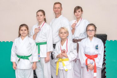 Młodzi karatecy zakończyli sezon na podium