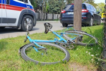Potrcenie rowerzystki przy Migdaowej
