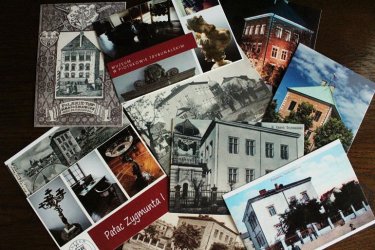 Nowe pocztwki z widokami piotrkowskiego zamku ju w sprzeday