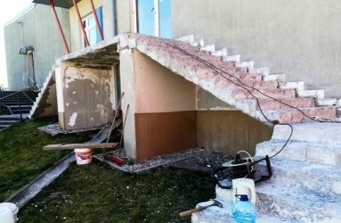 Gmina Wola Krzysztoporska: Remont schodw w Gomulinie