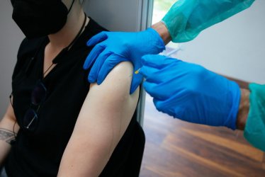 Od środy możliwe szczepienia przeciw COVID-19 w aptekach