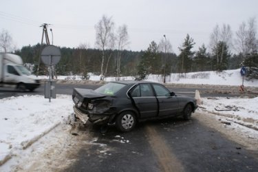 Wypadek: Troje pasaerw BMW w szpitalu